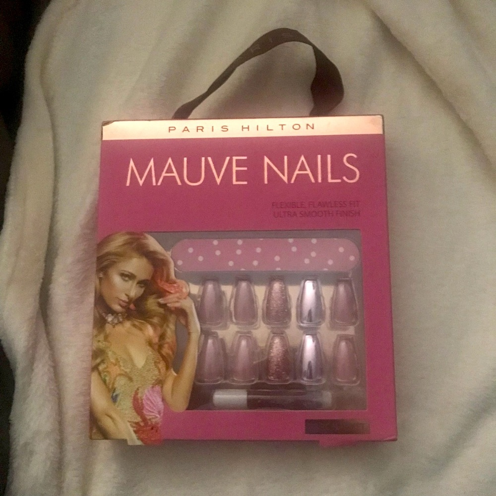 Paris Hilton Mauve Nails 28pc set of long press-on nails, emery board & glue